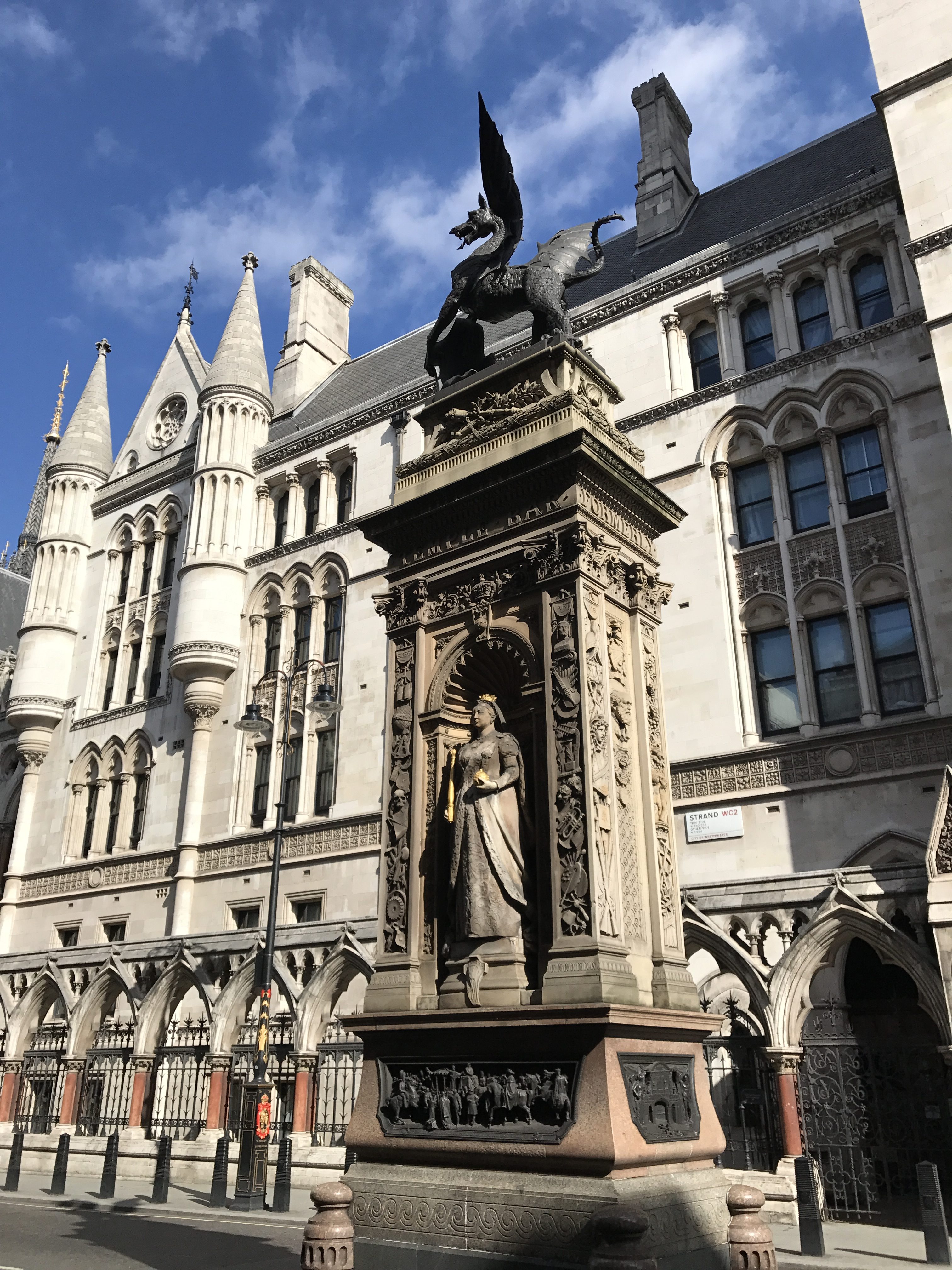 Temple Bar statue on the site of the original Temple Bar